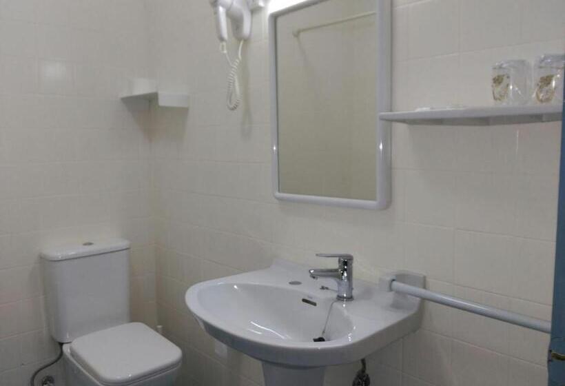 エコノミールーム, Montemar