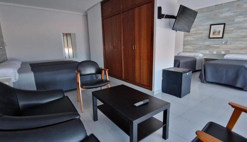 オーシャンビューファミリールーム, Montemar