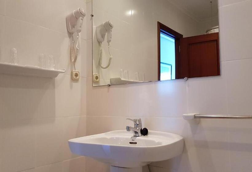 オーシャンビューファミリールーム, Montemar