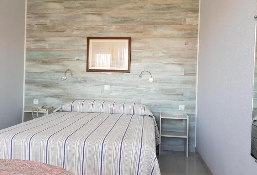 スタンダードトリプルルーム, Montemar