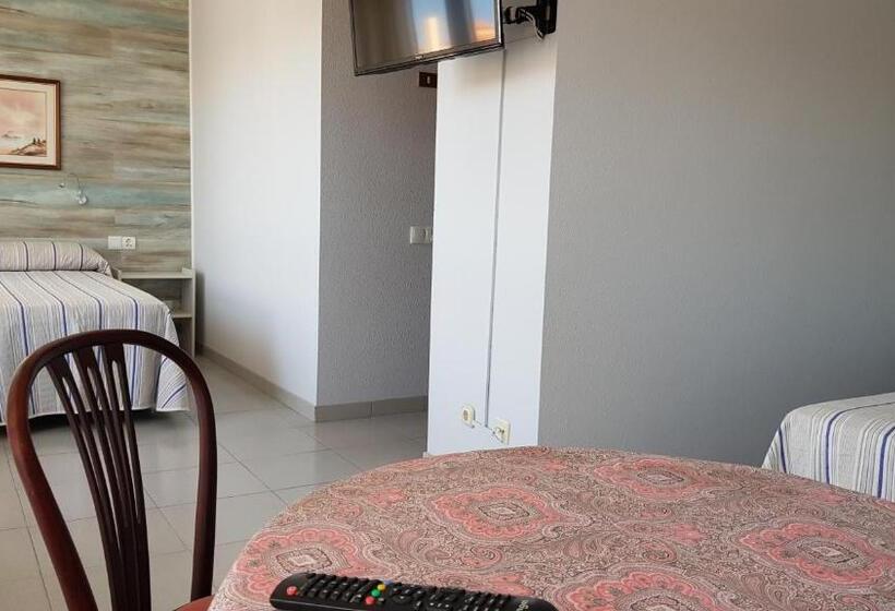 スタンダードトリプルルーム, Montemar