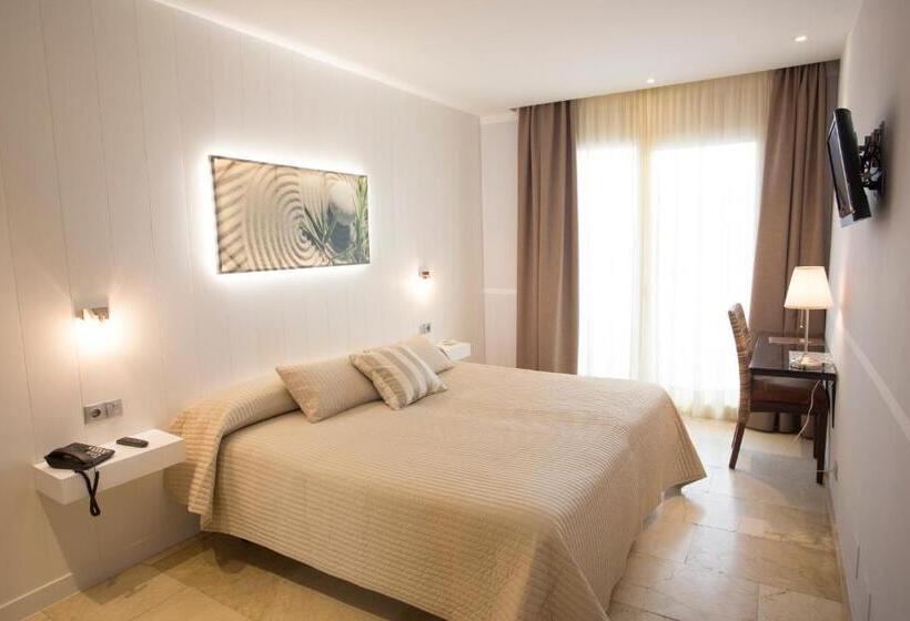 اتاق استاندارد با بالکن, Oasis