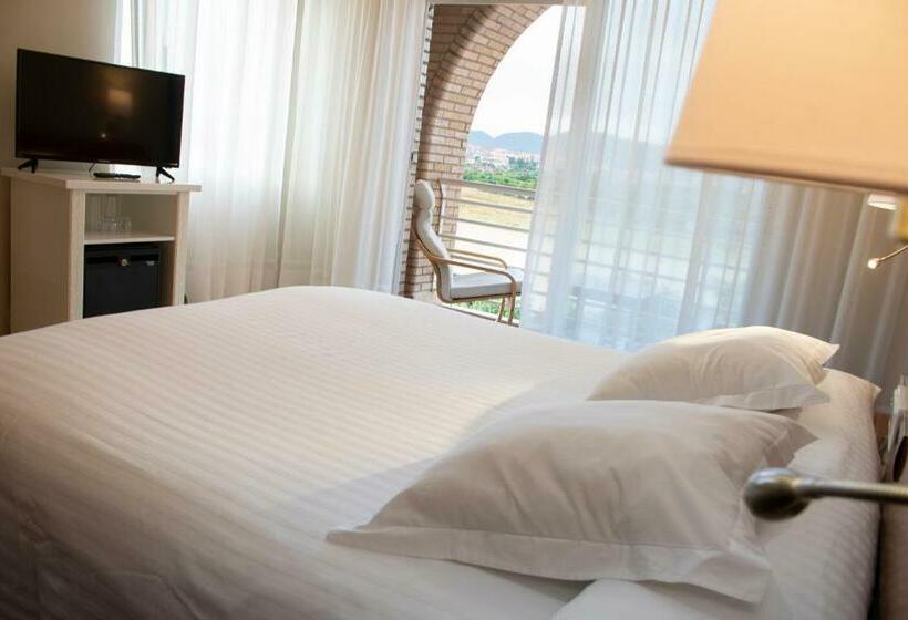 חדר משפחתי, Olimpo