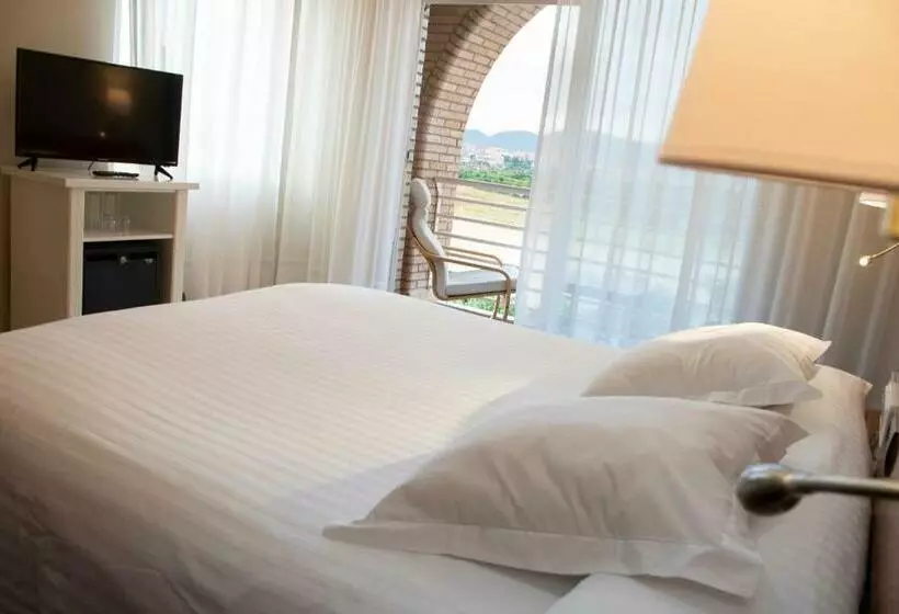 Chambre Familiale, Olimpo