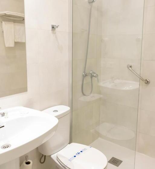 غرفة قياسية فردية, Ramomar