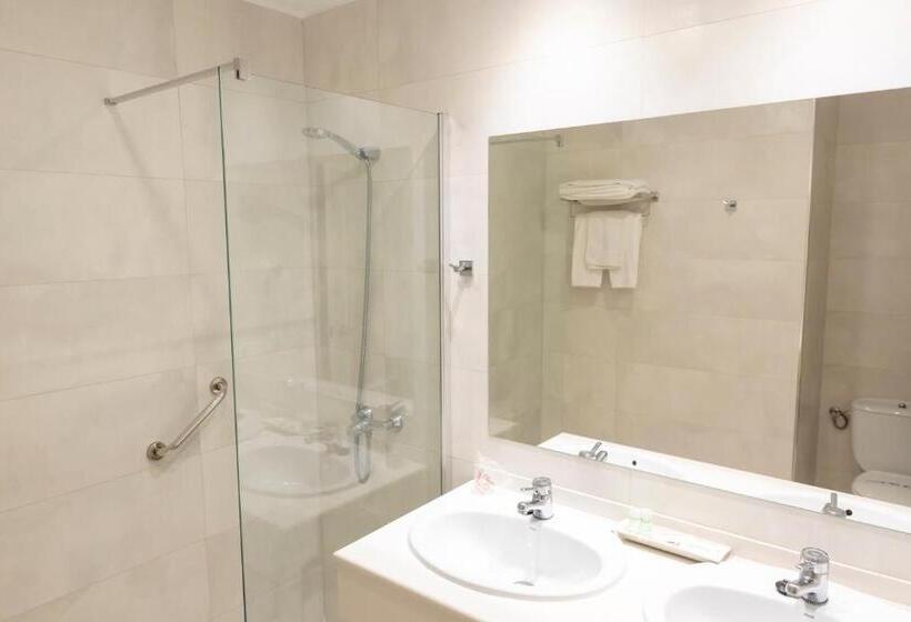 غرفة قياسية, Ramomar