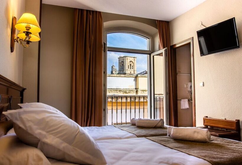 اتاق استاندارد, Reina Cristina