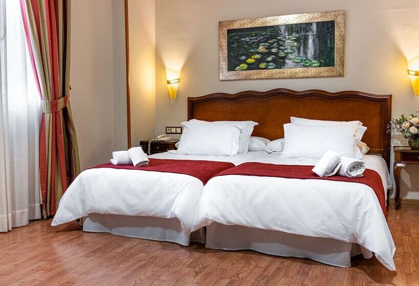 اتاق لوکس, Reina Cristina