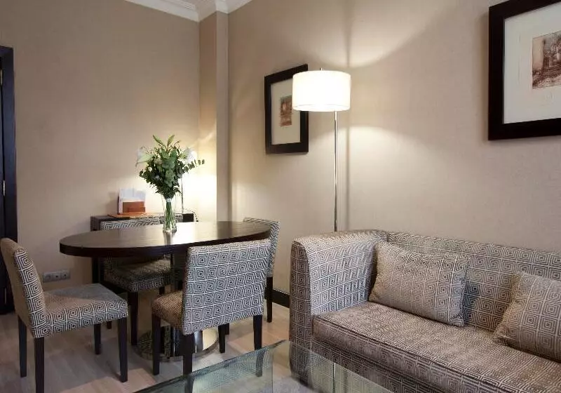 Junior Suite, Saray