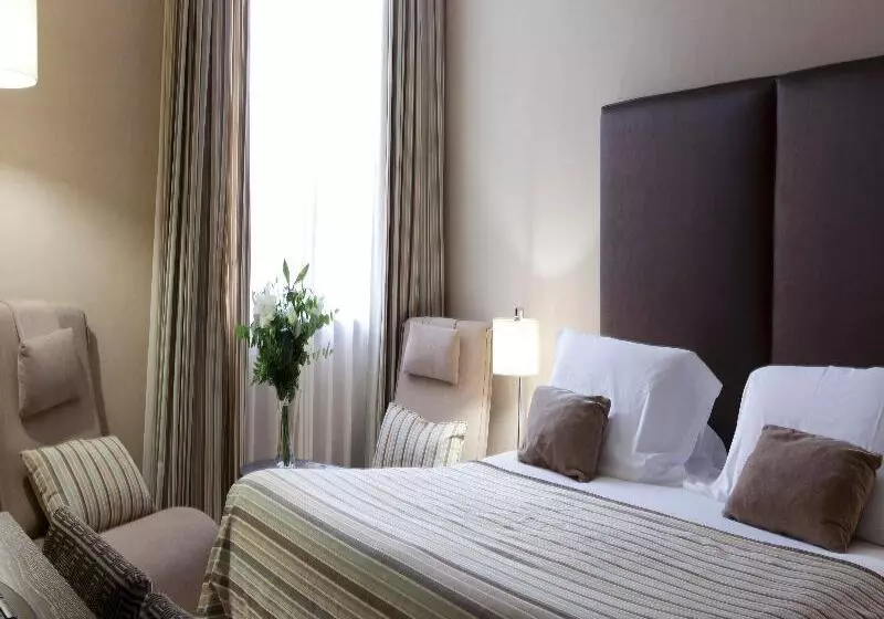 Junior Suite, Saray