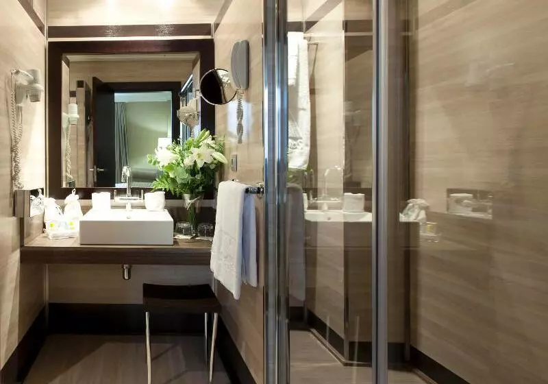 Junior Suite, Saray