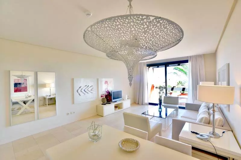 Habitación Estándar, Saray