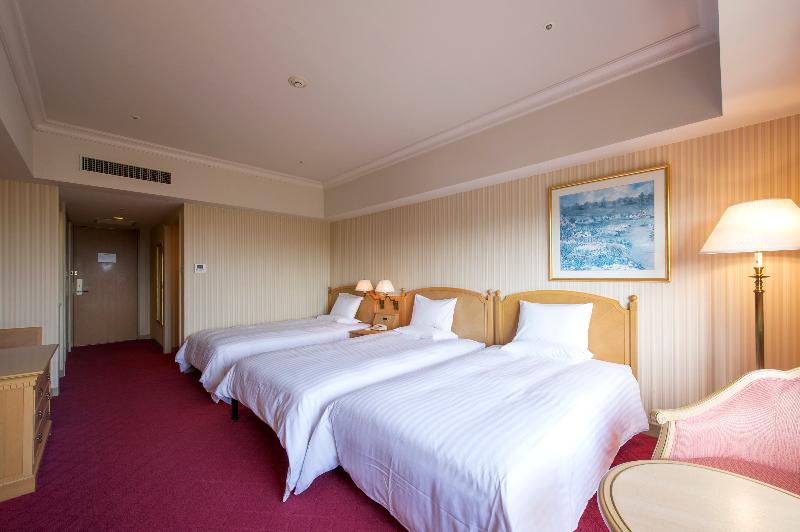 غرفة قياسية ثلاثية, Saray