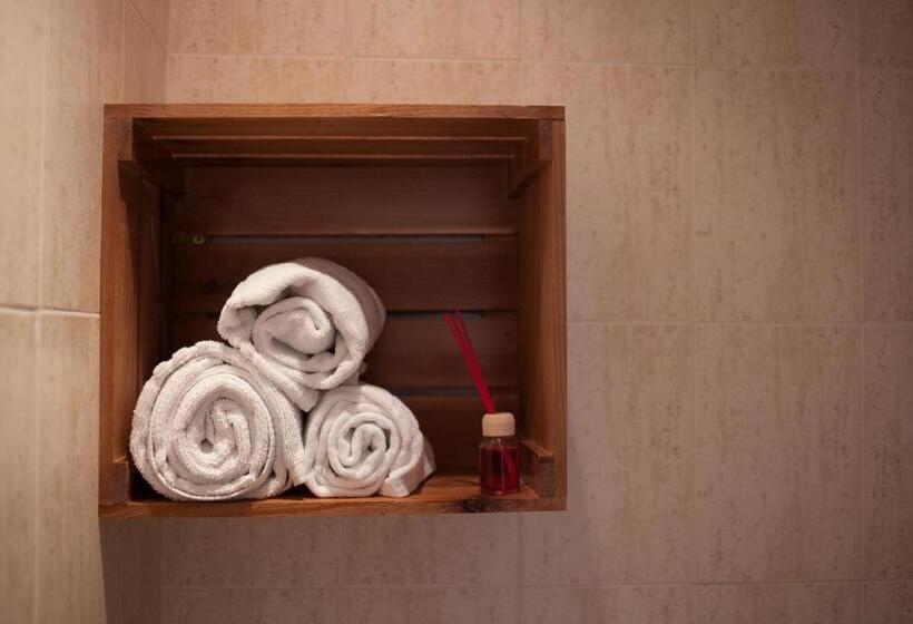 디럭스 룸, Sur Utopia