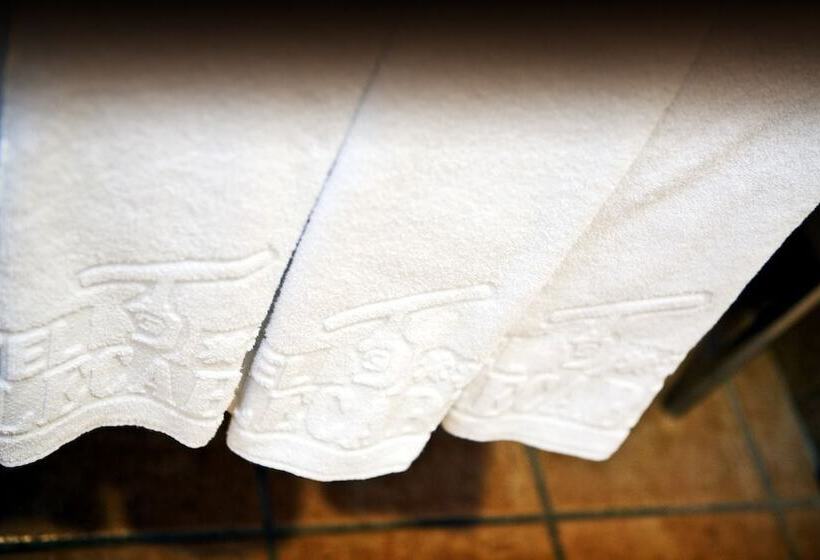 غرفة قياسية ثلاثية, Telecabina