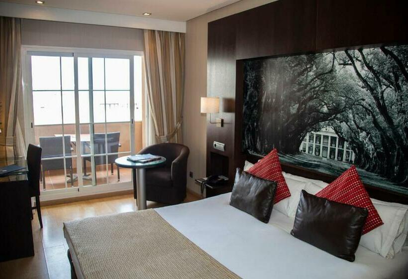 اتاق پریمیوم یک تخته, Oh Nice Ulises Ceuta