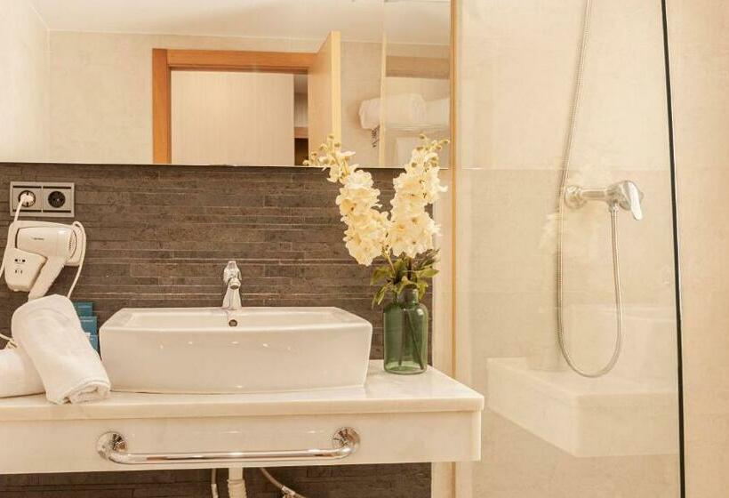 اتاق پرمیوم, Oh Nice Ulises Ceuta