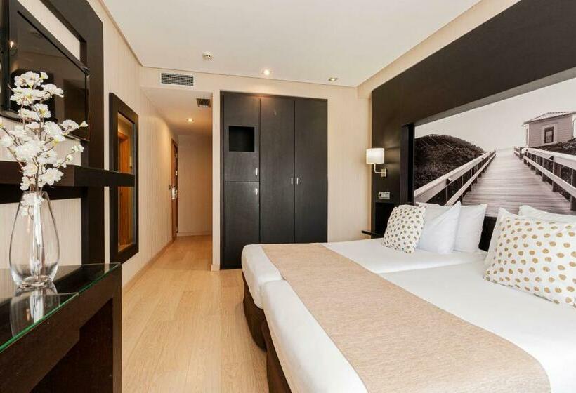 اتاق پرمیوم, Oh Nice Ulises Ceuta