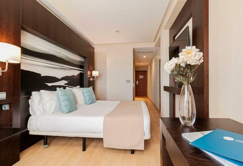 اتاق پرمیوم, Oh Nice Ulises Ceuta