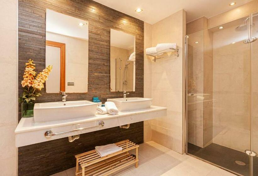 اتاق پرمیوم, Oh Nice Ulises Ceuta