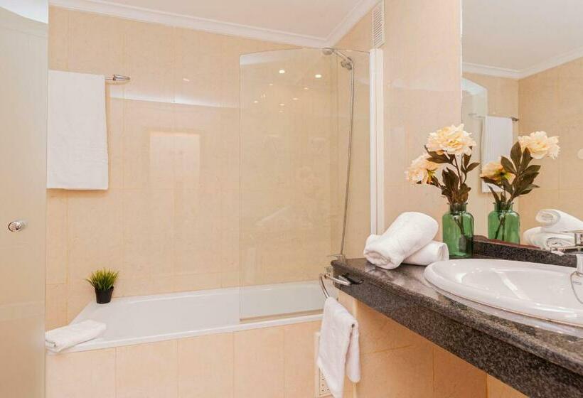 اتاق خانوادگی, Oh Nice Ulises Ceuta