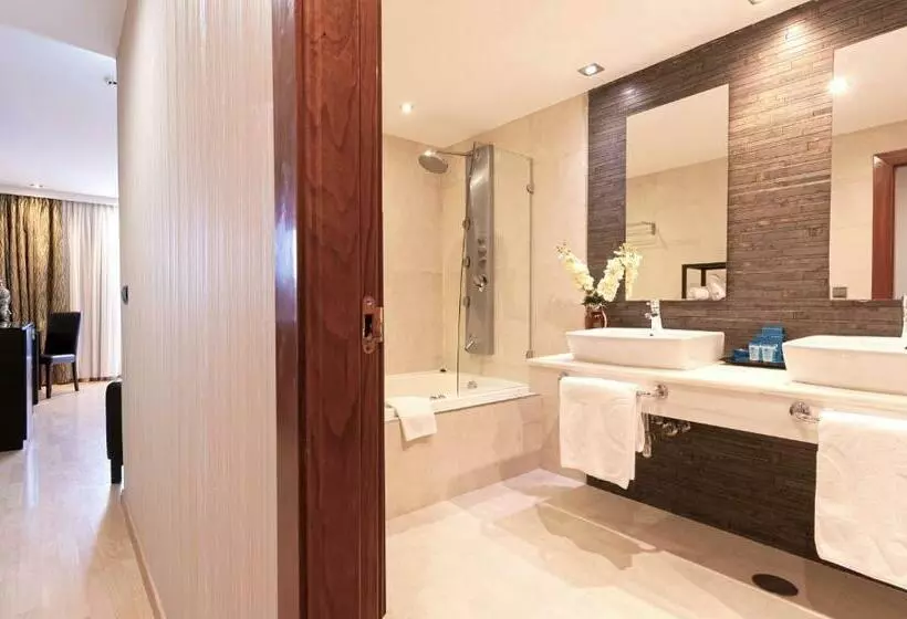Superior Suite, Oh Nice Ulises Ceuta