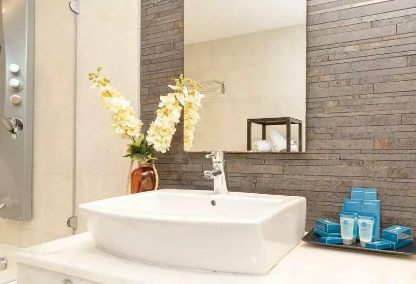 Superior Suite, Oh Nice Ulises Ceuta
