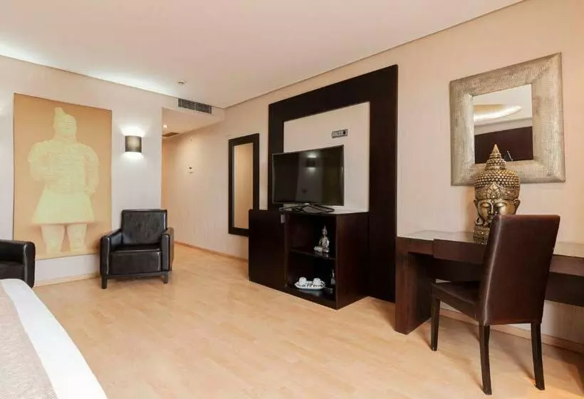 Superior Suite, Oh Nice Ulises Ceuta