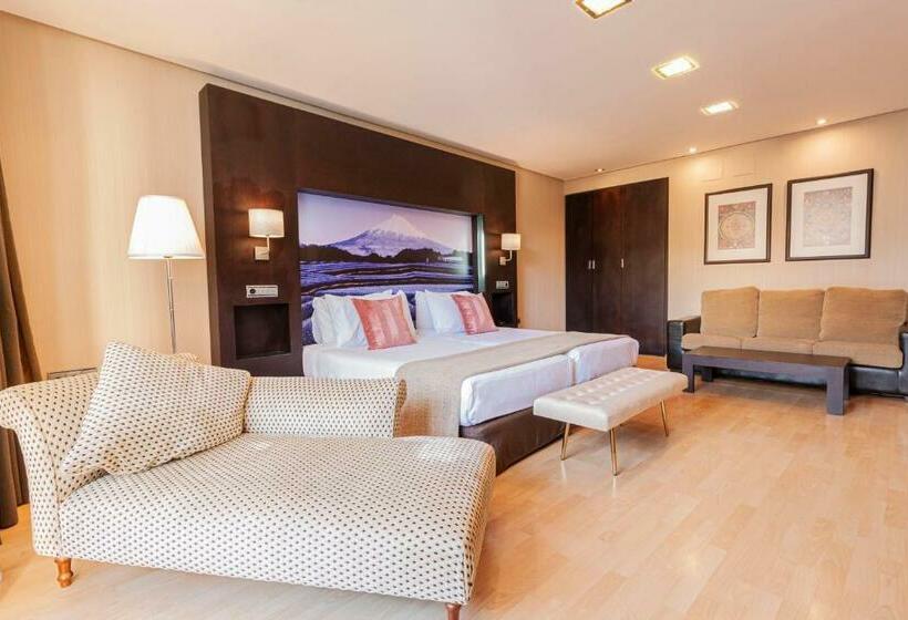 اتاق سوپریور, Oh Nice Ulises Ceuta