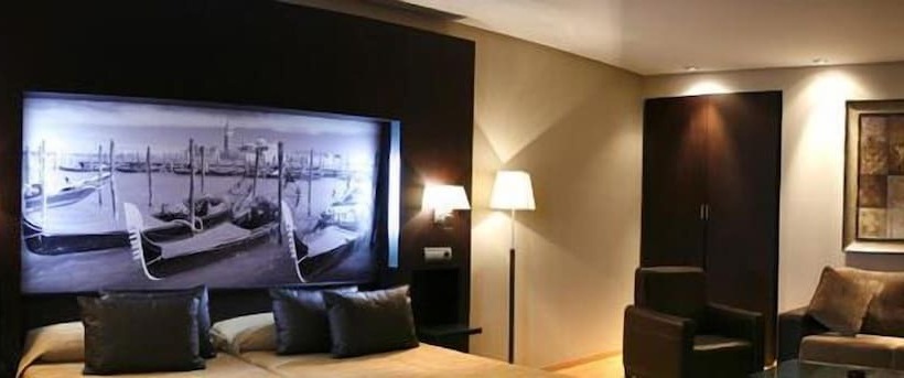 اتاق استاندارد, Oh Nice Ulises Ceuta