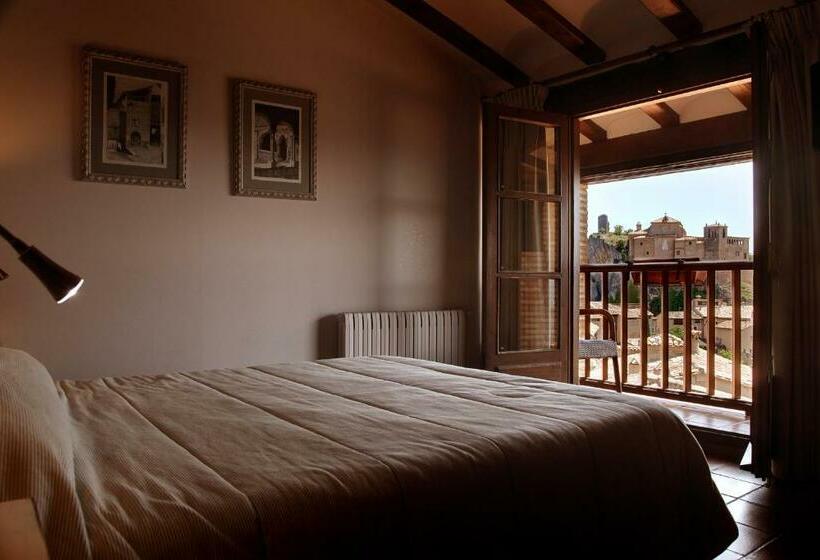 Quarto Estandar com Terraço, Villa De Alquézar