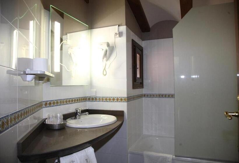 غرفة قياسية مزودة بجاكوزى, Villa De Alquézar