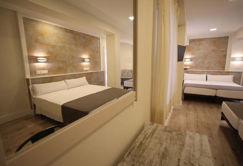 Habitación Triple Estándar, Yit Casablanca