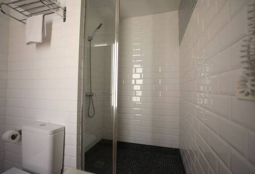 Habitación Cuádruple Estándar, Yit Casablanca