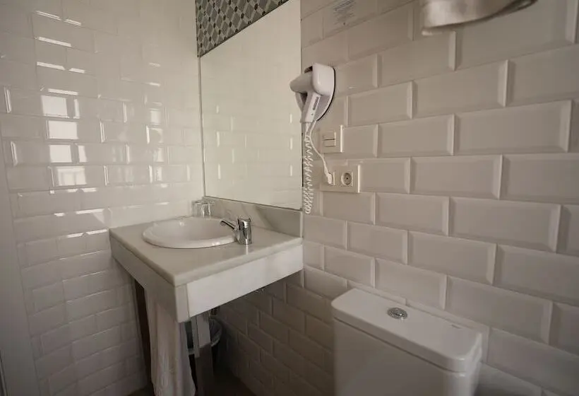 اتاق استاندارد چهار تخته, Yit Casablanca