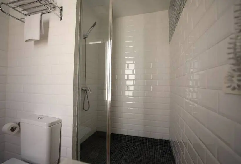 اتاق استاندارد چهار تخته, Yit Casablanca