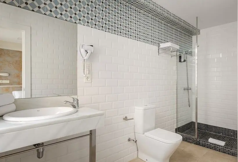 اتاق استاندارد چهار تخته, Yit Casablanca