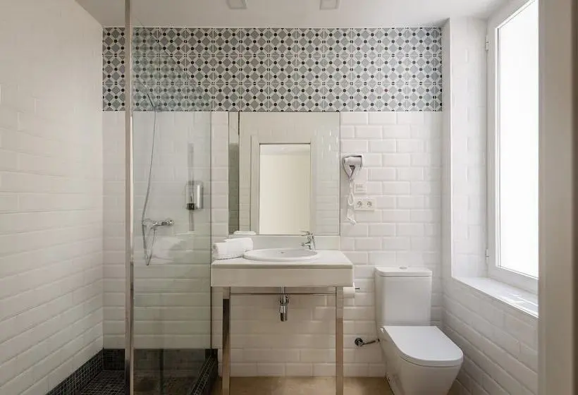 اتاق استاندارد چهار تخته, Yit Casablanca