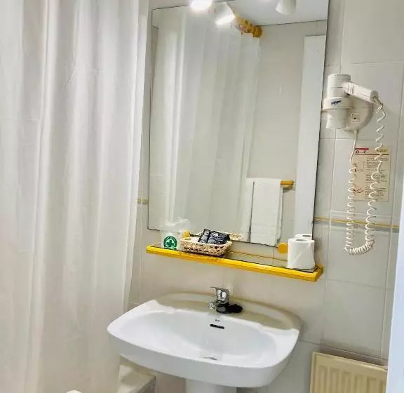 Standard-huone, Zaymar