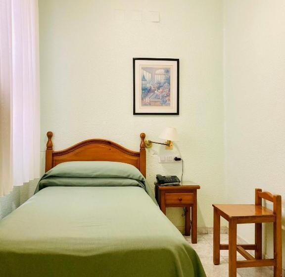 スタンダードシングルルーム, Zaymar