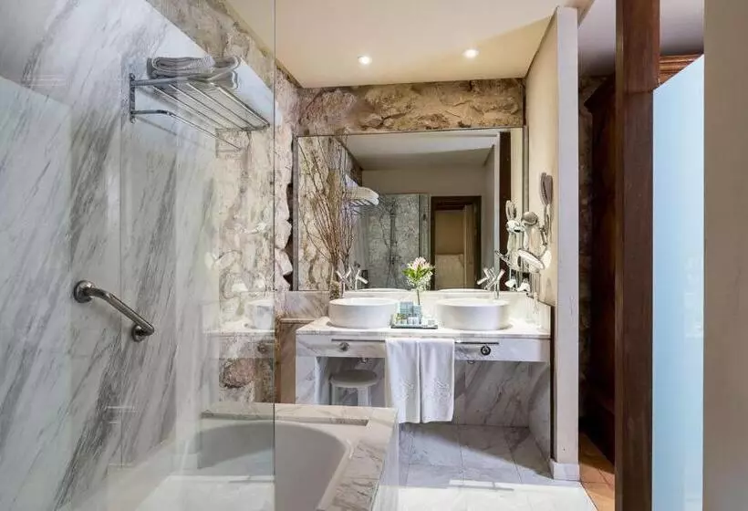 Habitación Superior, Parador De Alarcon