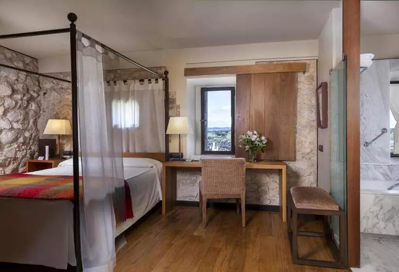 Habitación Superior, Parador De Alarcon