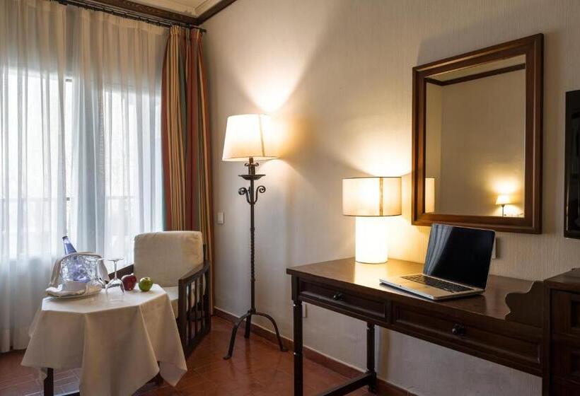 غرفة قياسية, Parador De Manzanares