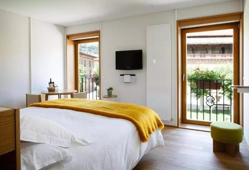 اتاق لوکس, Echaurren Relais & Châteaux