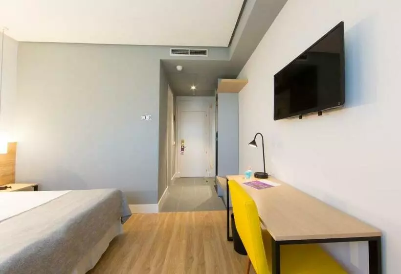 Chambre Standard, Aida