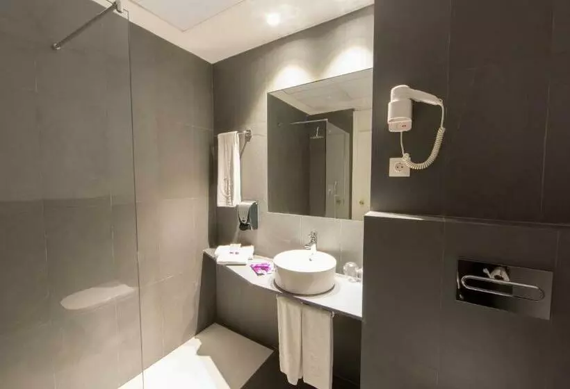 Chambre Standard, Aida