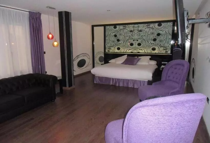 Deluxe-sviitti, Area De Servicio Villamartín