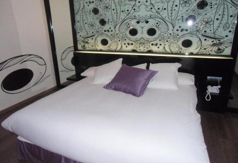 סוויטה דלוקס, Area De Servicio Villamartín