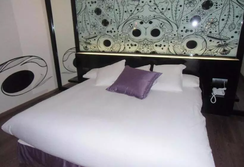Deluxe-sviitti, Area De Servicio Villamartín