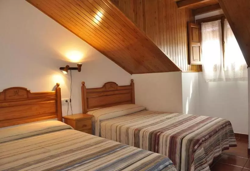 Standardzimmer, Castillo D Acher